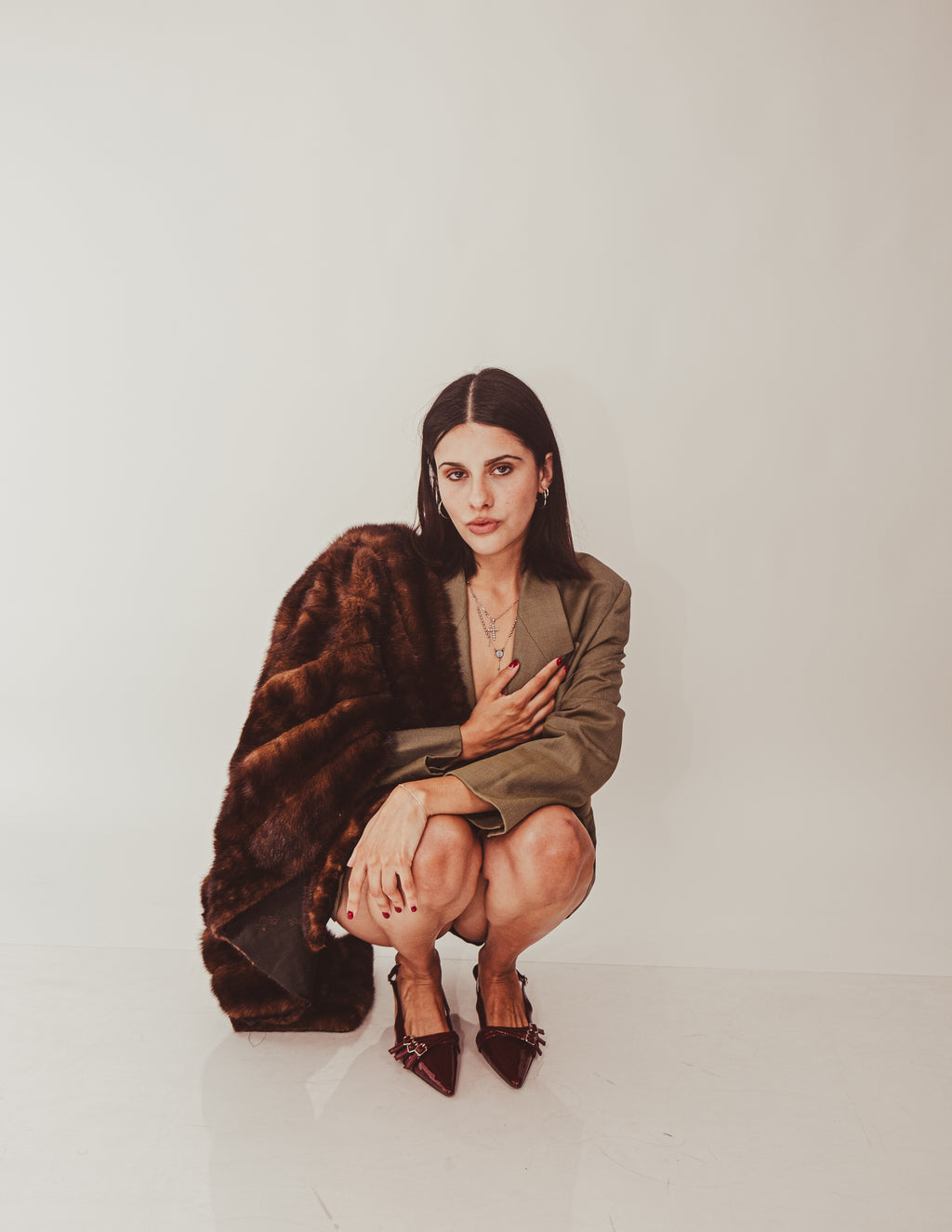 Blazer Oversize Gris Olivo con detalles metálicos