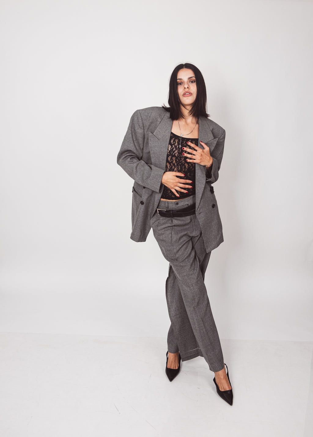 Conjunto Gris Blazer x Pantalones abiertos Oversize.