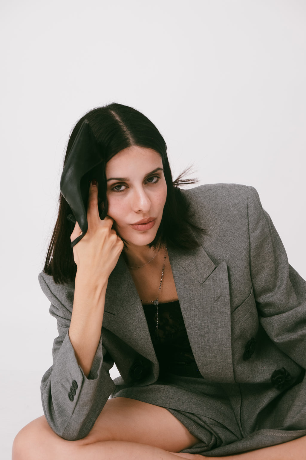 Conjunto Gris Blazer x Pantalones abiertos Oversize.